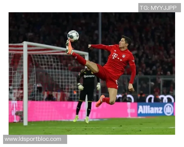 莱万伤情未明能否出战国家德比引发关注